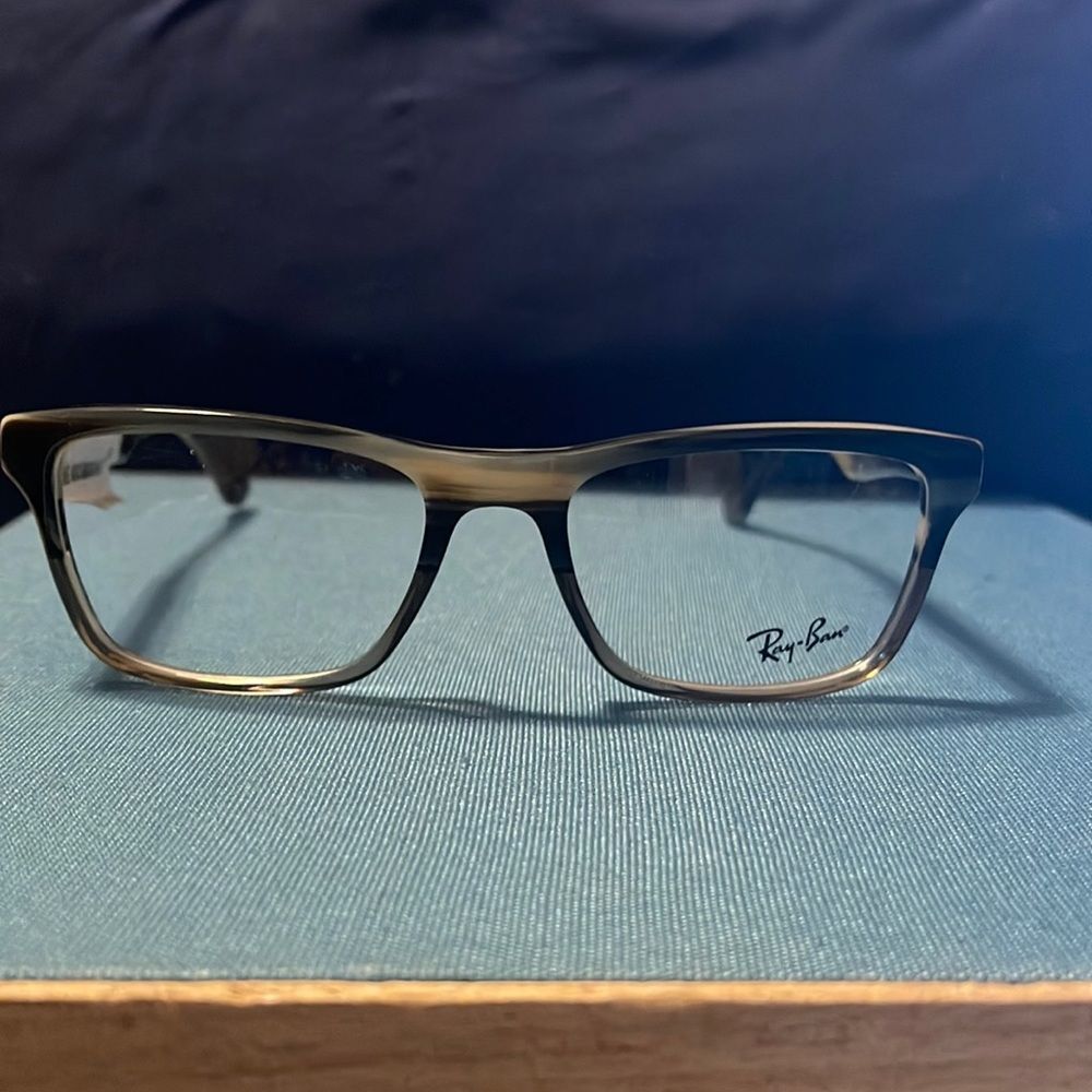 NWT 010 beautiful stylish ray ban eyeglasses 2022